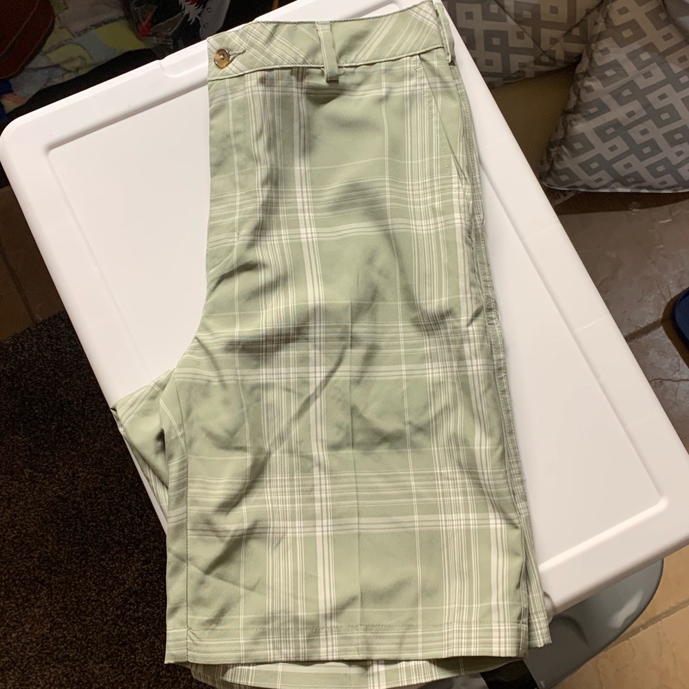 ⛳️ Ping Golf Shorts - Grey Khaki ⛳️